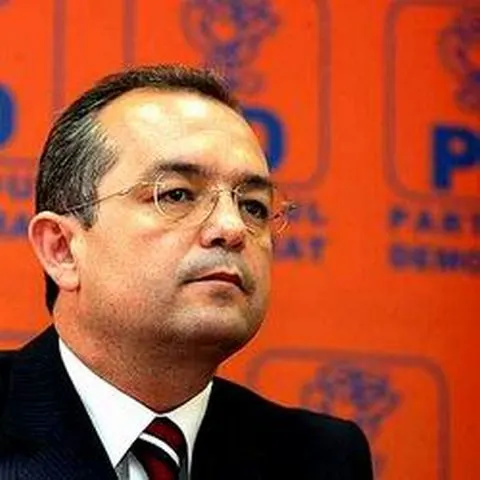 Boc nu renunţă la cele zece zile de concediu fără plată, altfel ar exista riscul ca salariile să nu fie plătite