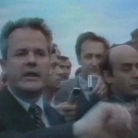 Marţi s-au împlinit nouă ani de la înlăturarea ultimului dictator din Europa