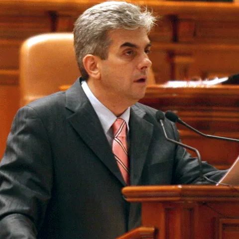 Moţiunea de cenzură iniţiată de PNL a fost citită joi în Parlament. VEZI DOCUMENTUL
