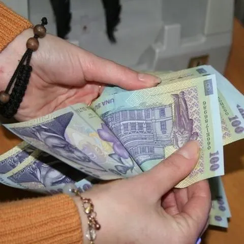 Salariului minim pe economie va fi de 705 lei