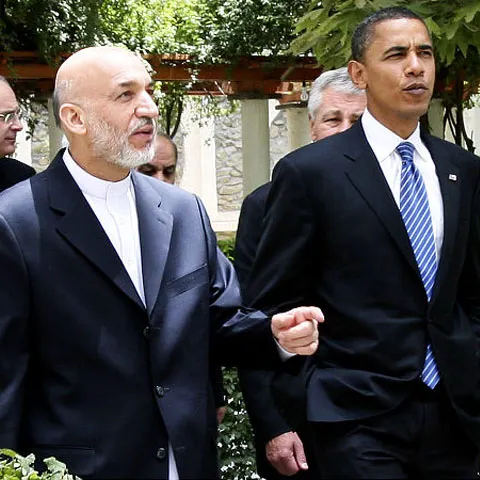 Liderul afgan îl felicită pe Obama, talibanii condamnă atribuirea Nobelului