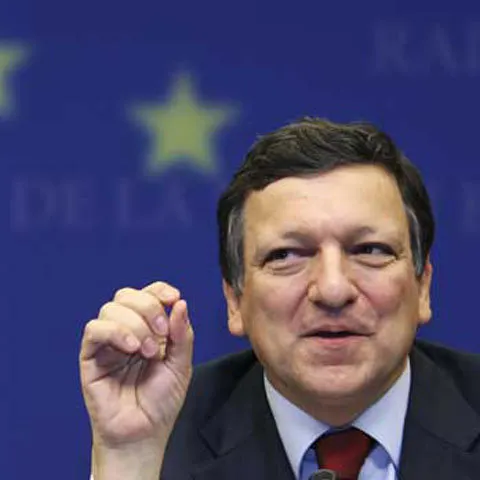 Barroso i-a transmis lui Băsescu un mesaj extrem de dur privind comisarul european, susţine Boştinaru