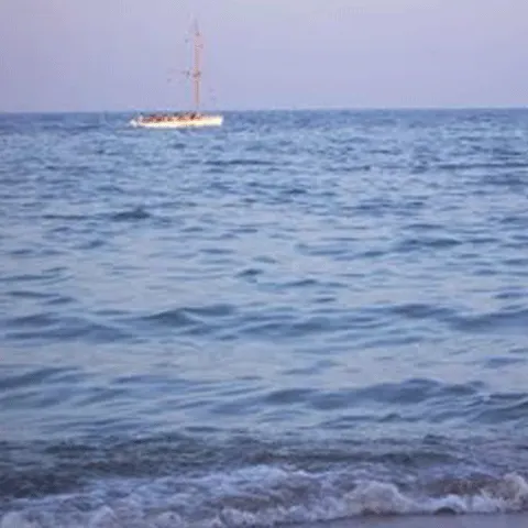 Un pescar s-a înecat în timpul unei partide de pescuit pe mare