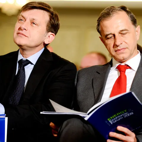 Geoană s-ar putea întâlni cu Antonescu în acestă seară să discute situaţia post-moţiune