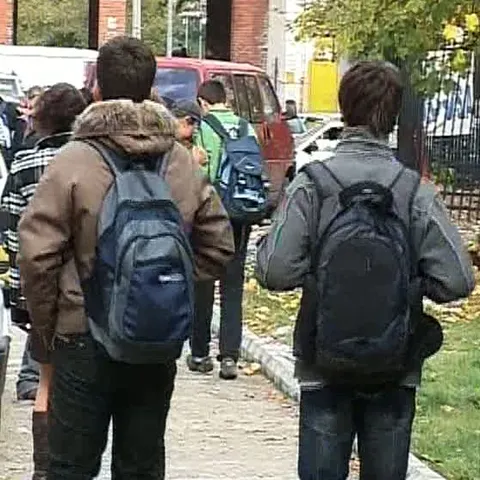 Elevii din Braşov încă nu primesc cornul şi laptele