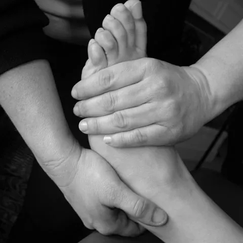 Campanie pentru depistarea osteoporozei în mai multe oraşe din ţară