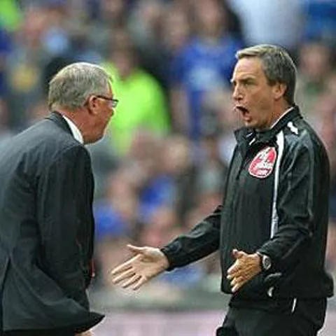 Anglia - Şeful sindicatului arbitrilor cere ca Sir Alex Ferguson să fie suspendat