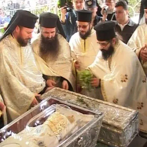 Peste 12.000 de credincioşi au asistat, la Iaşi, la slujba dedicată hramului Sfintei Parascheva