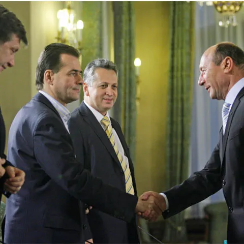 PSD, PC, PNL, UDMR şi minorităţile i-au solicitat preşedintelui Băsescu să aibă o consultare premergătoare prezentării concluziilor