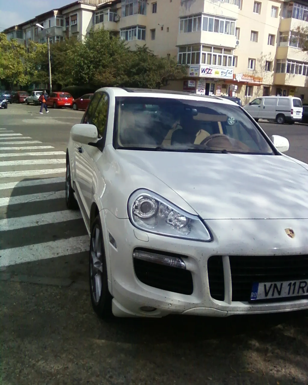 Trecerea de pietoni şi parcarea autovehiculelor