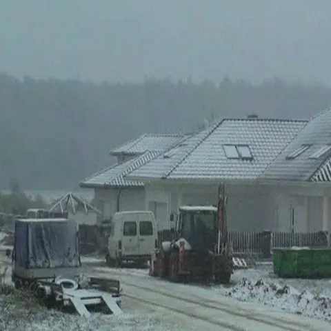 În Polonia, 100.000 de case au rămas fără curent electric din cauza vijeliilor 
