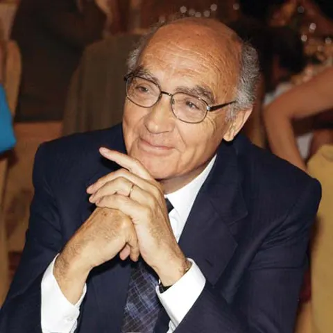 Saramago: Berlusconi reprezintă noul fascism, cu cravată Armani