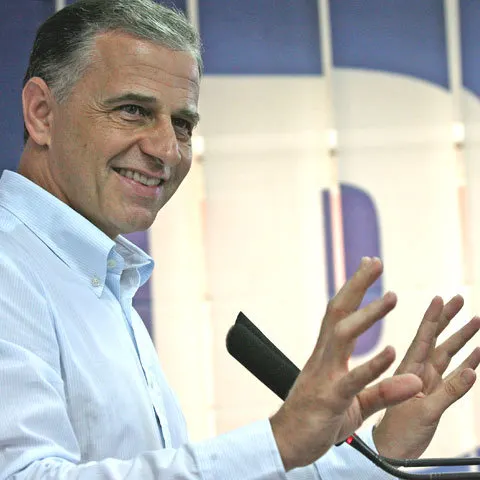 Liderii opoziţiei s-au întâlnit în biroul lui Mircea Geoană