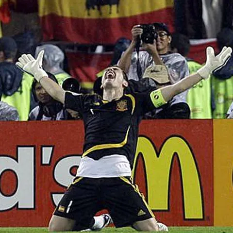 Casillas, record după record în poarta naţionalei Spaniei