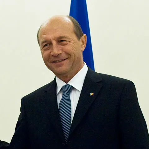 Basescu to name political player from PDL as premier if Croitoru fails to get the Parliament`s vote