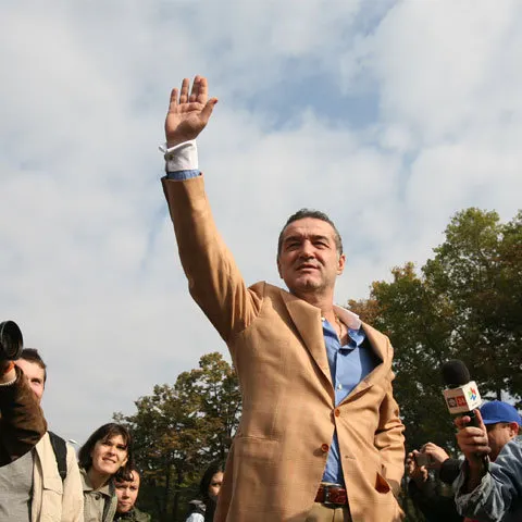 Gigi Becali: Românii să nu-l mai voteze pe diavol