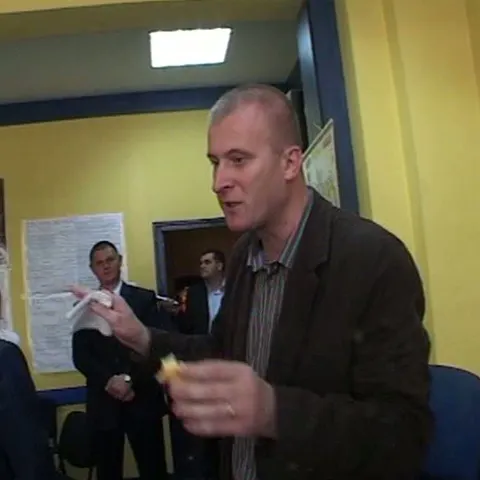 Fiul deputatului Dan Bordeianu a fost transferat la un liceu mai bun deşi nu avea acest drept