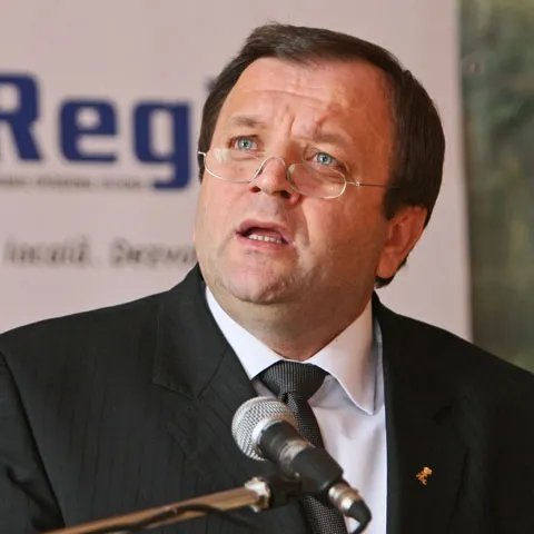 Flutur: PD-L susţine guvernul Croitoru. PSD şi PNL parcă ar fi cu găletuşa la nisip
