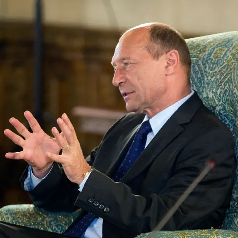Băsescu: Cuplarea referendumului cu alegerile prezidenţiale nu e o manipulare