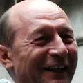 Băsescu îl bate pe Geoană într-un sondaj comandat de PD-L