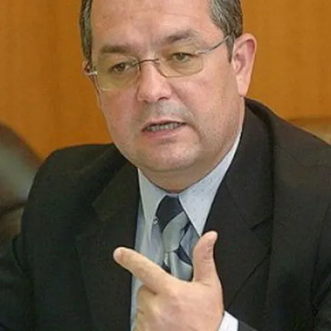 Boc spune că Guvernul demis lucrează la Legea bugetului şi la cea a responsabilităţii fiscale