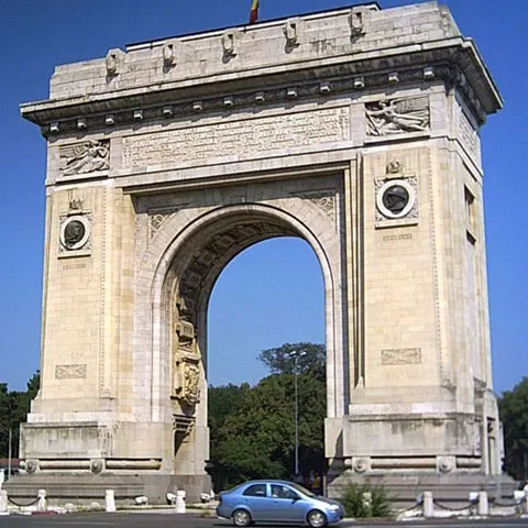 Arcul de Triumf, deschis vizitatorilor cu ocazia Zilei Armatei Române