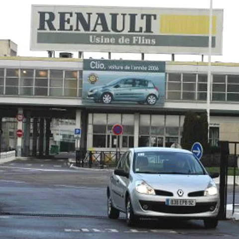 Soţia unui angajat de la Renault care s-a sinucis a dat compania în judecată