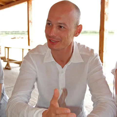 Antonescu: Prezenţa lui Bogdan Olteanu în postul de viceguvernator este nepotrivită 