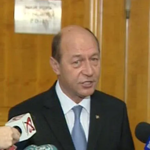 Băsescu: Ce aţi făcut, mi-aţi picat referendumul? Anastase: Nu noi, majoritatea