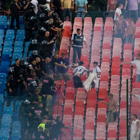 Peste 500 de jandarmi vor asigura ordinea la meciul Steaua Bucureşti - Fenerbahce Istanbul