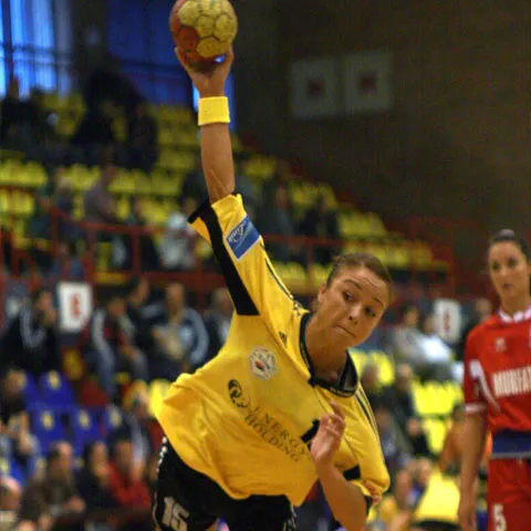 Handbal: Oltchim-Rulmentul Braşov 31-25, într-o partidă din etapa a 5-a a Ligii Naţionale feminine