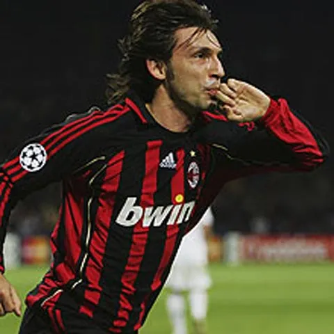 VIDEO / Golul etapei a 3-a din Liga Campionilor! Pirlo l-a învins pe Casillas de la 35 de metri, în Real-Milan 2-3
