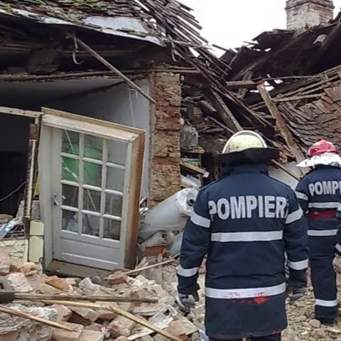 Proprietarul casei care s-a prăbuşit şi a omorât un bărbat în Covasna este cercetat pentru omor