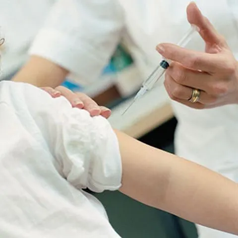 Vaccinul împotriva gripei sezoniere din 2010-2011 ar putea proteja şi contra virusului A/H1N1
