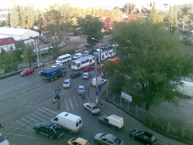 Trafic blocat în Capitală din cauza unui tramvai care a deraiat