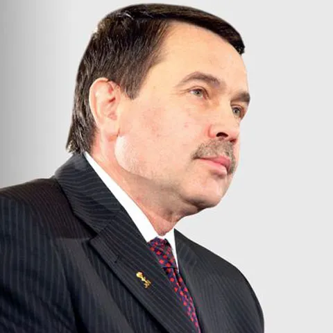 România atinge fundul sacului