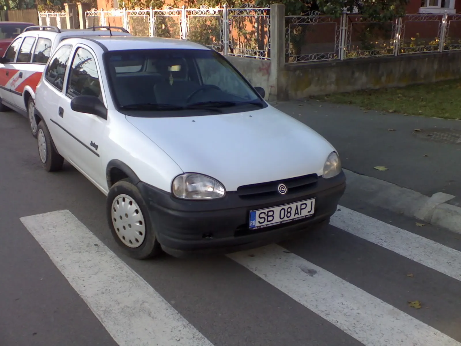 Trecerea de pietoni a devenit loc de parcare