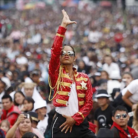 Fanii lui Michael susţin că filmul "This is It" ascunde cumplitul adevăr