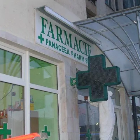Tentativă de jaf armat la o farmacie din centrul municipiului Roşiori de Vede