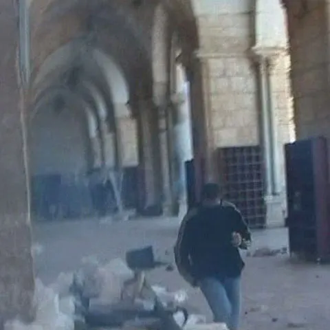 Confruntări violente între palestinieni şi poliţie pe Esplanada Moscheilor din Ierusalim
