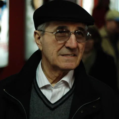 Starea lui Gheorghe Dinică este stabilă, prognosticul medicilor se menţine rezervat