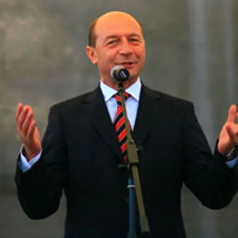 Politica e curvă, da' ştie şi să cânte!