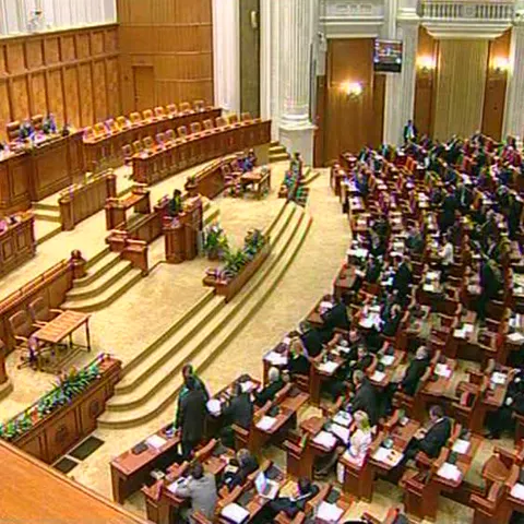 Şase miniştri ai Cabinetului Croitoru, au fost audiaţi în Parlament