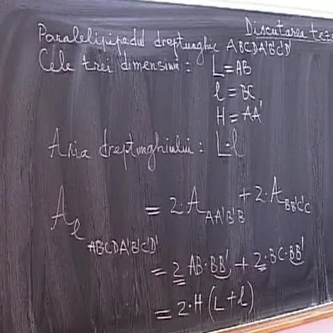 Copiii români învaţă fizică şi matematică, dar ajung să le urască