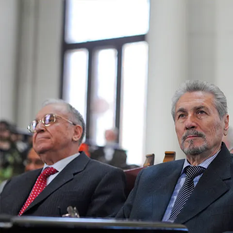 Iliescu şi Constantinescu, uniţi de duşmănia faţă de Băsescu, despărţiţi de viziunea despre Revoluţie