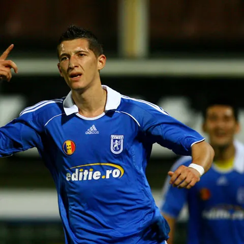 Fraţii Costea duc Universitatea Craiova în sferturile Cupei, după 3-0 cu Poli Iaşi