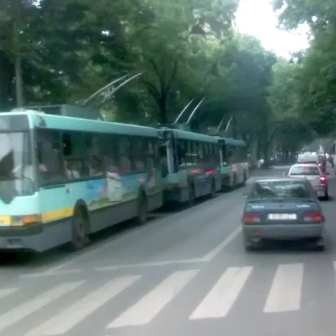 Circulaţia troleibuzelor a fost îngreunată în Piaţa Universităţii