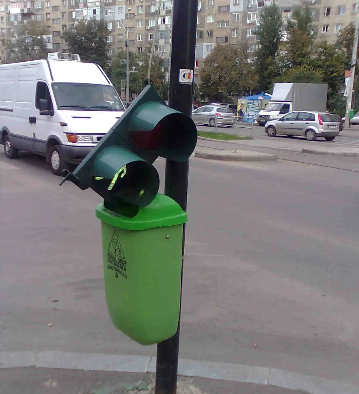 Semafor în tomberon