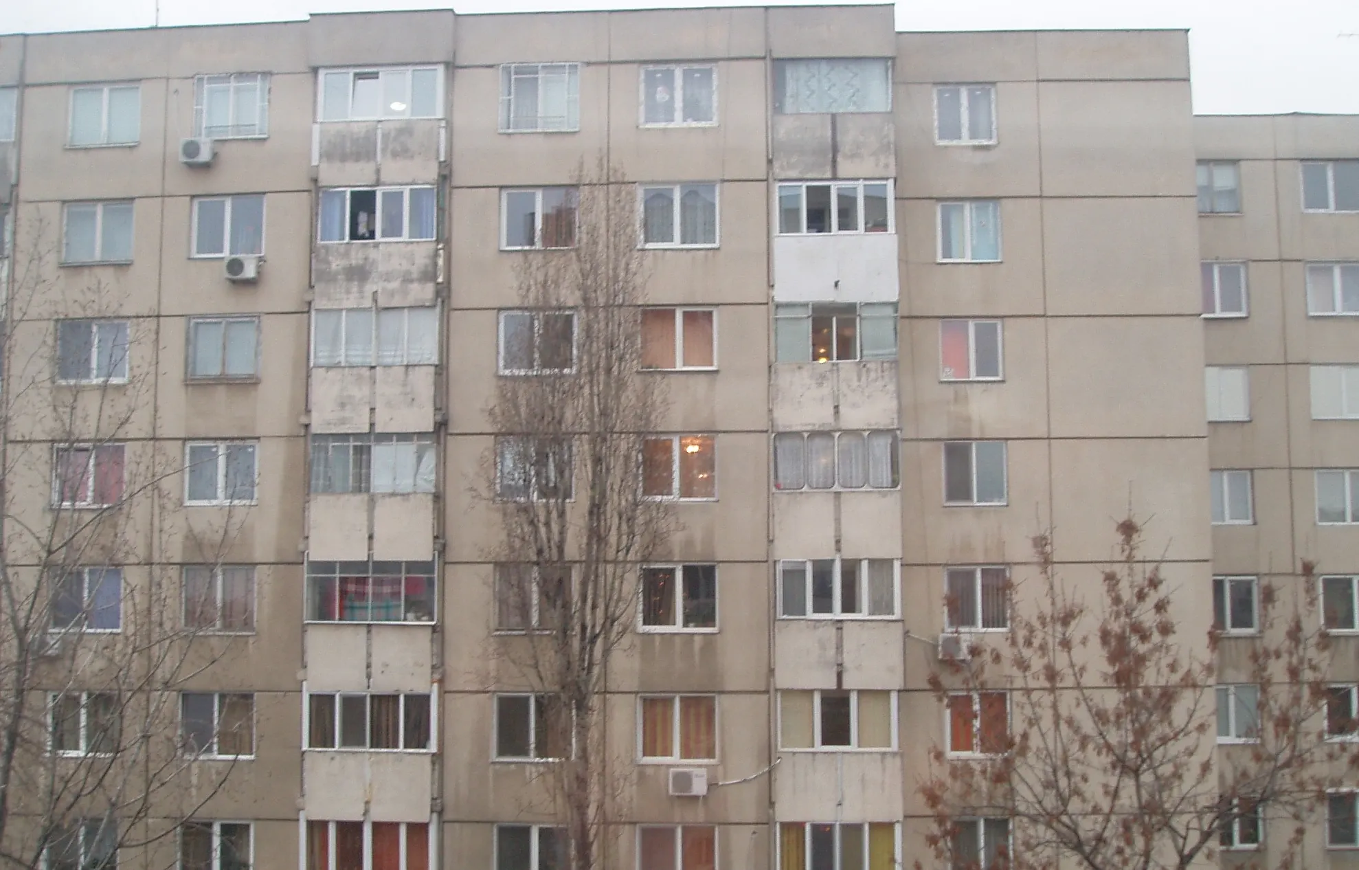 Administratorii de bloc folosesc banii colectaţi de la mehedinţeni, în interes personal