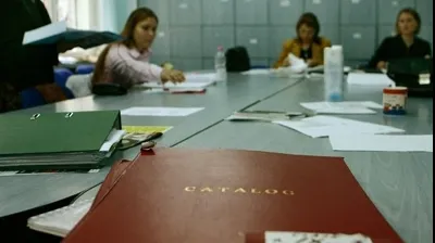 Profesorii primesc zile libere plătite în 2010, dacă vin la şcoală în perioada concediului fără plată